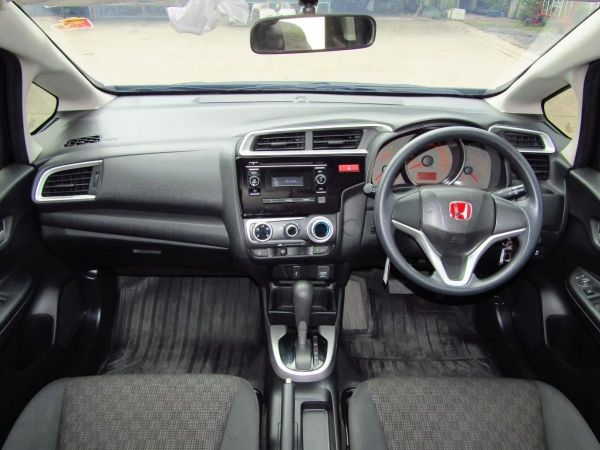 Honda Jazz 1.5 S i-VTEC Hatchback AT 2016 สีดำ รูปที่ 5